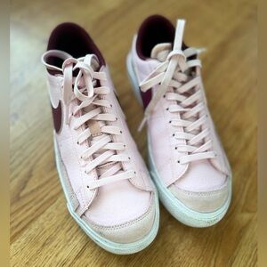 Nike Women's Pink and Burgundy Sneakers